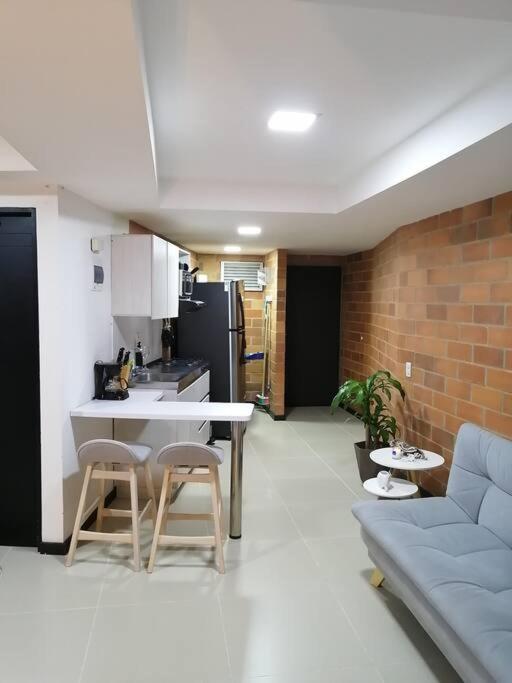 Increíble Apartaestudio Cerca al Centro Comercial Los Molinos