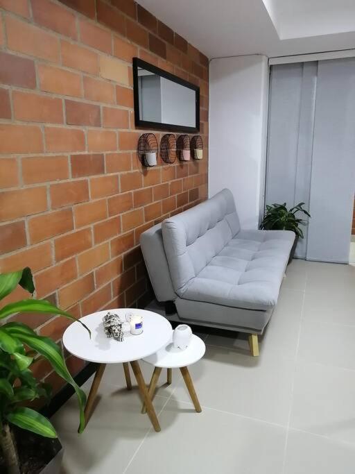 Increíble Apartaestudio Cerca al Centro Comercial Los Molinos