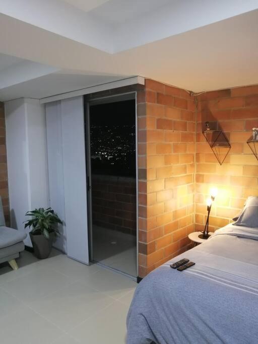 Increíble Apartaestudio Cerca al Centro Comercial Los Molinos