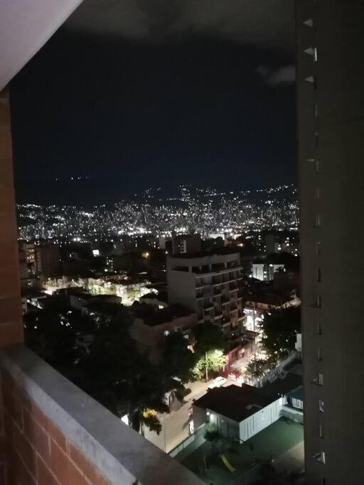 Increíble Apartaestudio Cerca al Centro Comercial Los Molinos