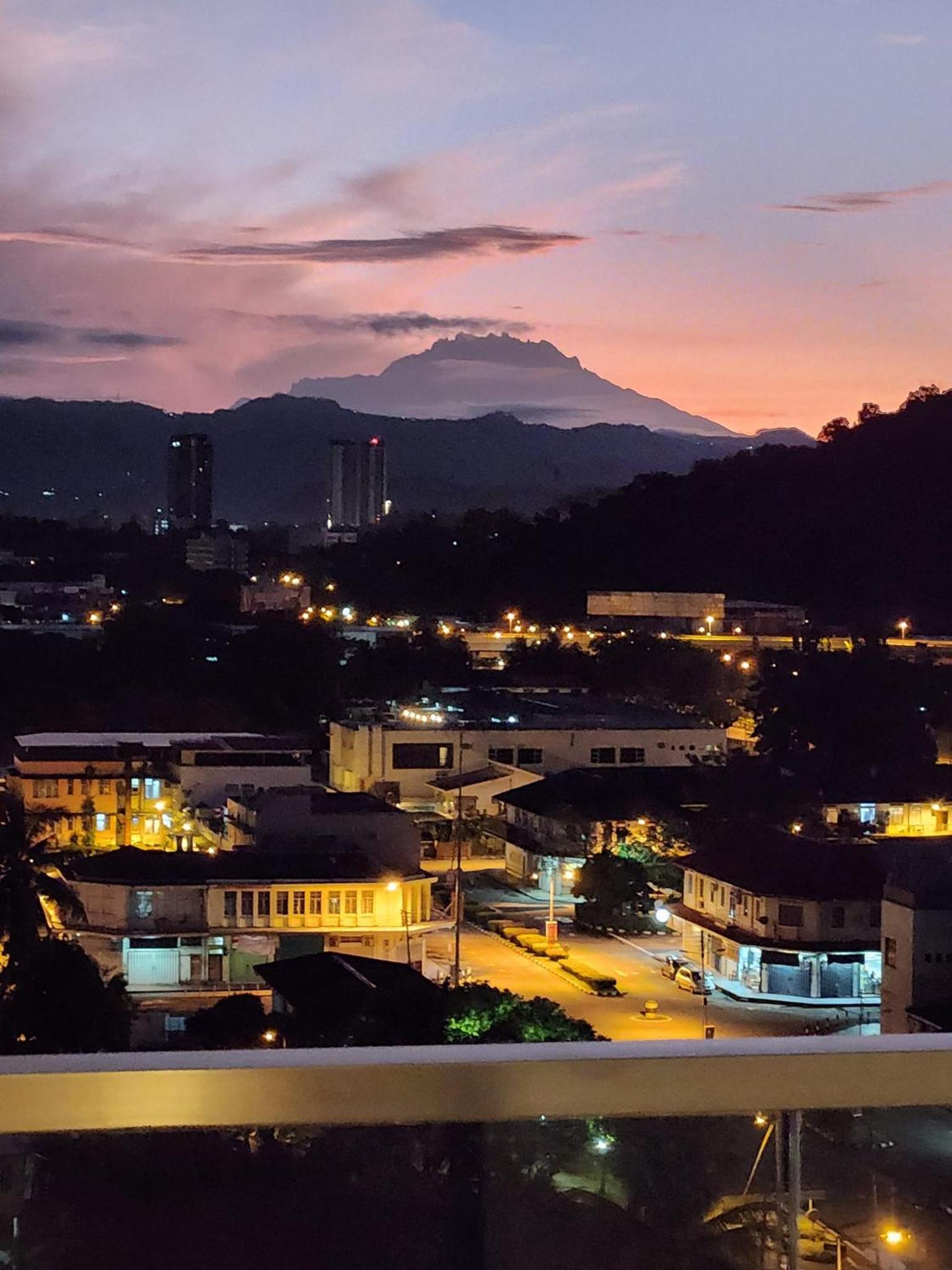 Mt Kinabalu , Sea View & Sunset Living , Aru Suites , Borneo photo 1