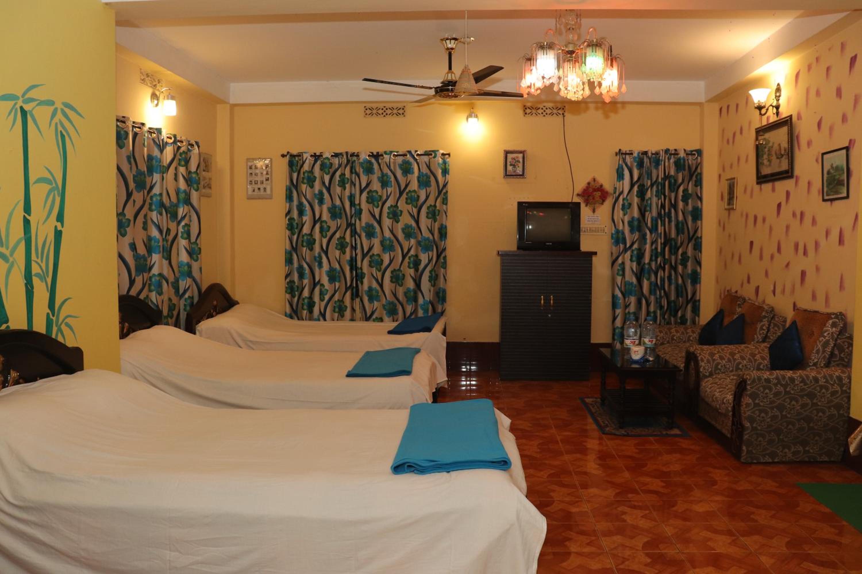 Green Leaf Guest House ColIege Road Sreemongal
