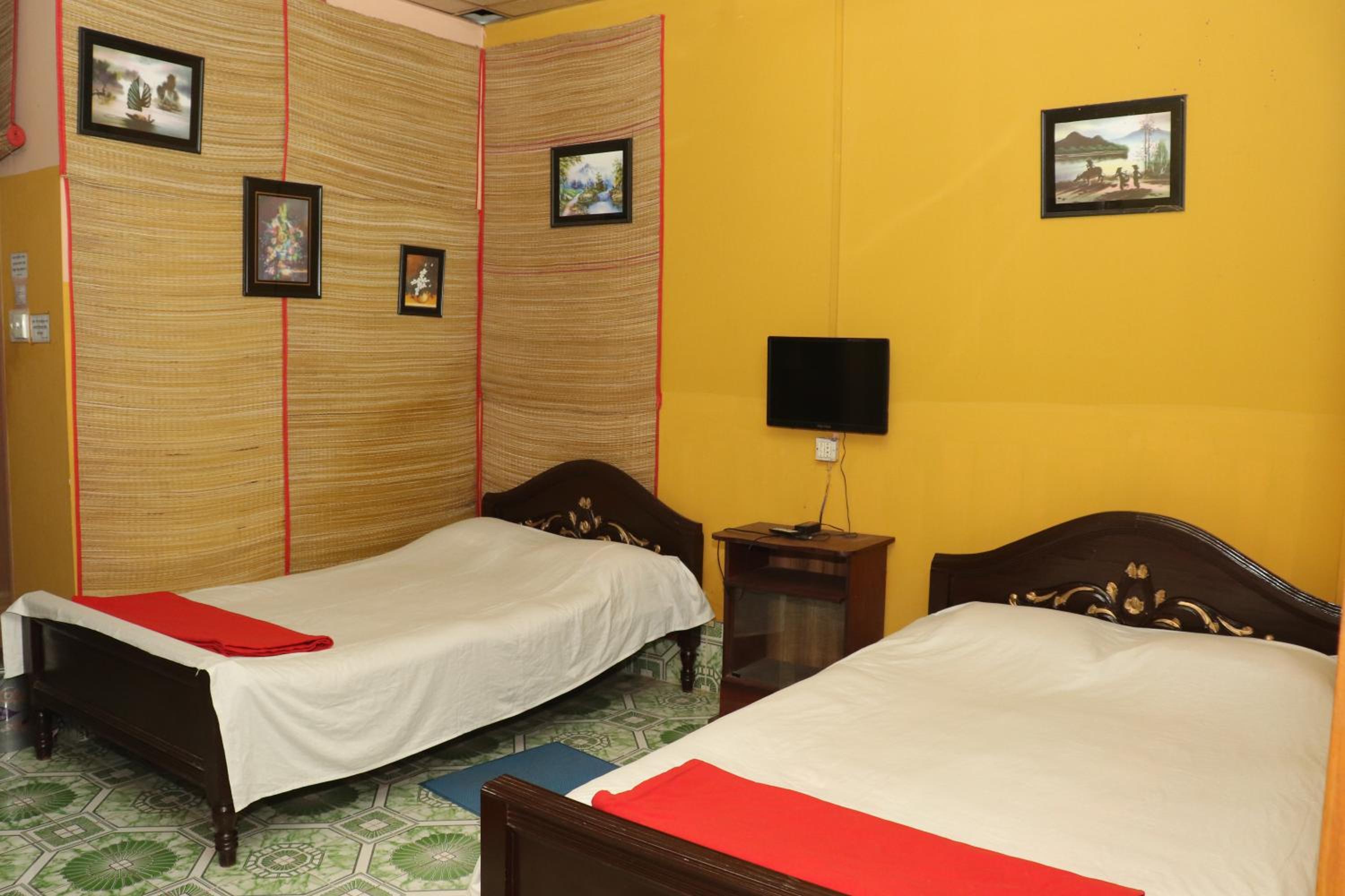 Green Leaf Guest House ColIege Road Sreemongal