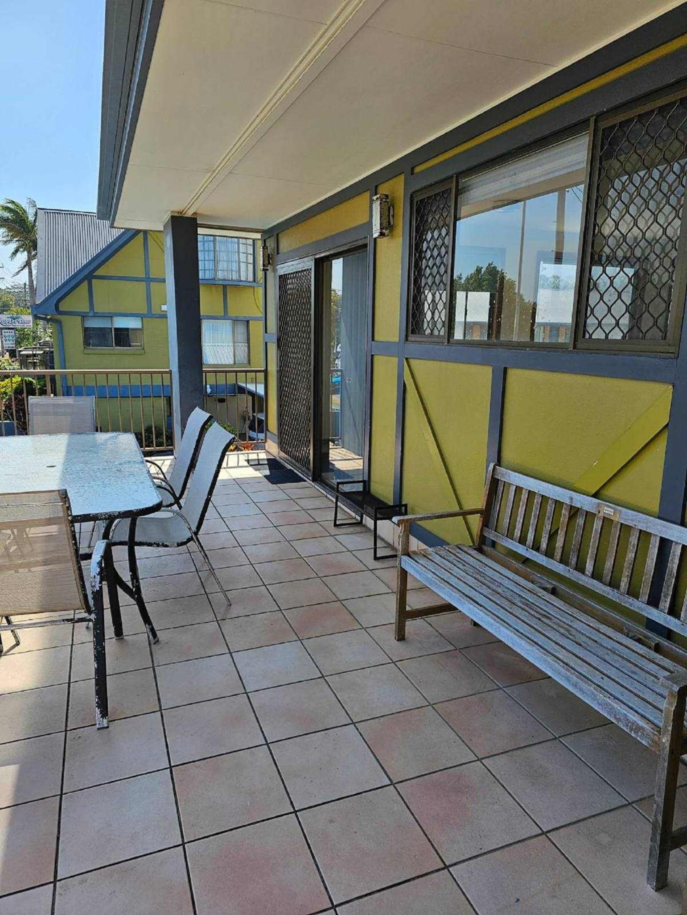 Coastal Bay Motel