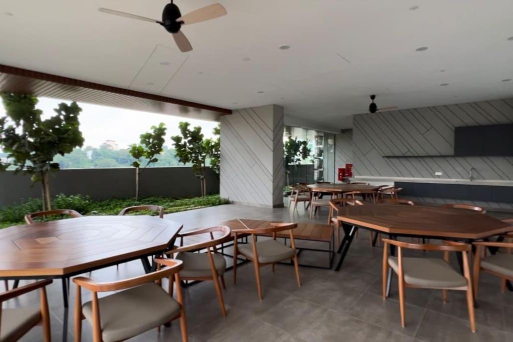Sentral Suites Kuala lumpur By Leyla 3BR suites 8 pax