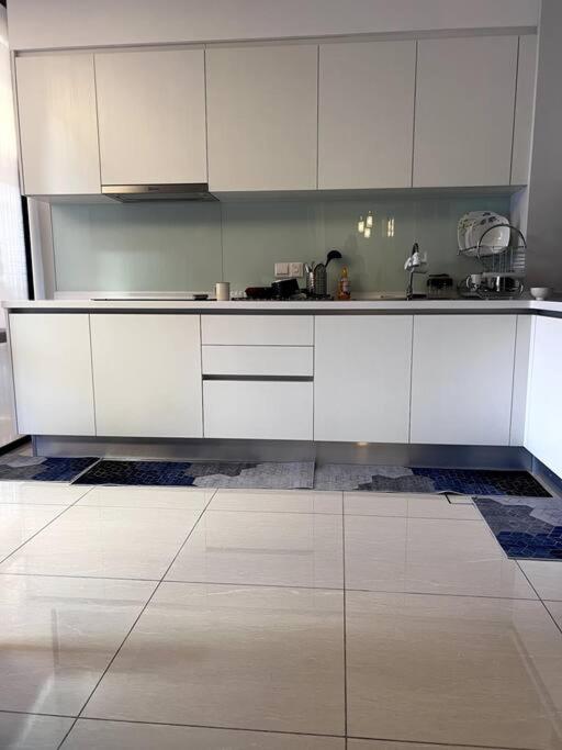 Sentral Suites Kuala lumpur By Leyla 3BR suites 8 pax