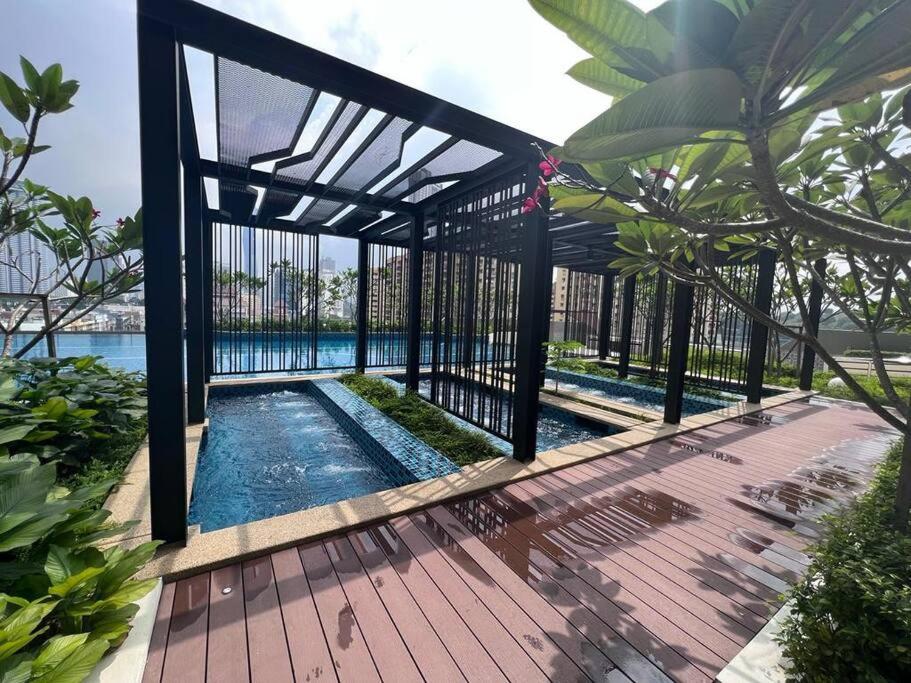 Sentral Suites Kuala lumpur By Leyla 3BR suites 8 pax