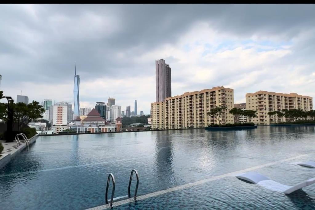 Sentral Suites Kuala lumpur By Leyla 3BR suites 8 pax