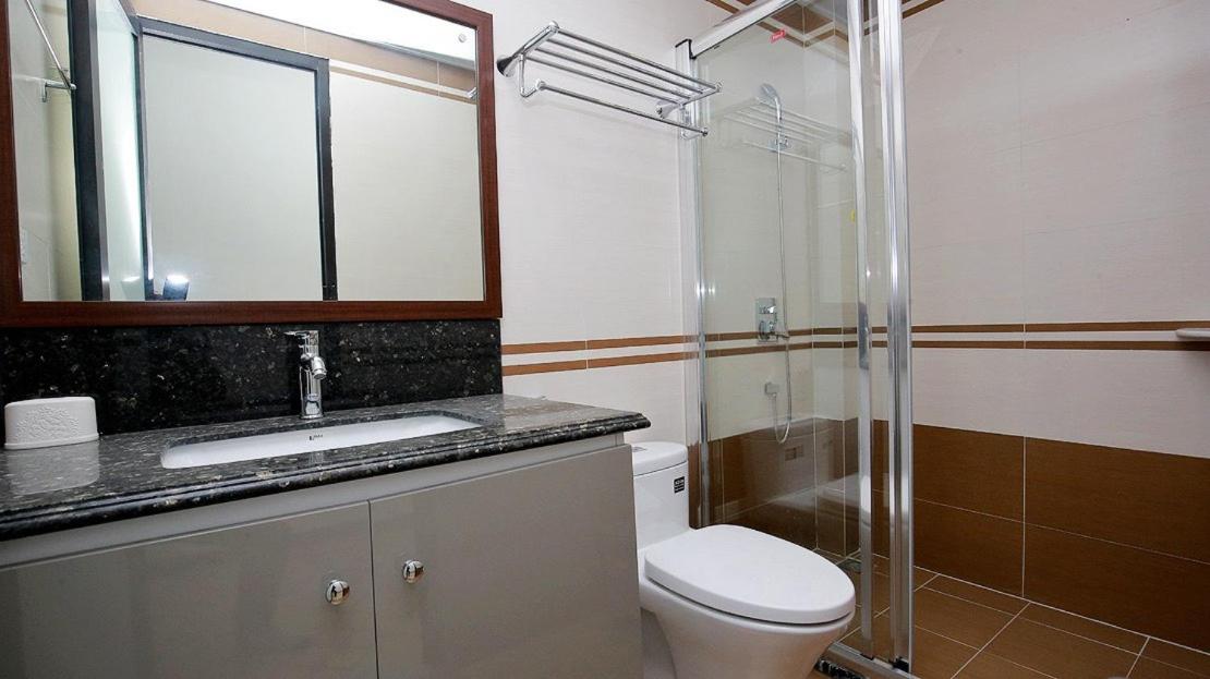 CL# Stylist Studio Apt* Kitchen/Wash*Cat Linh Station