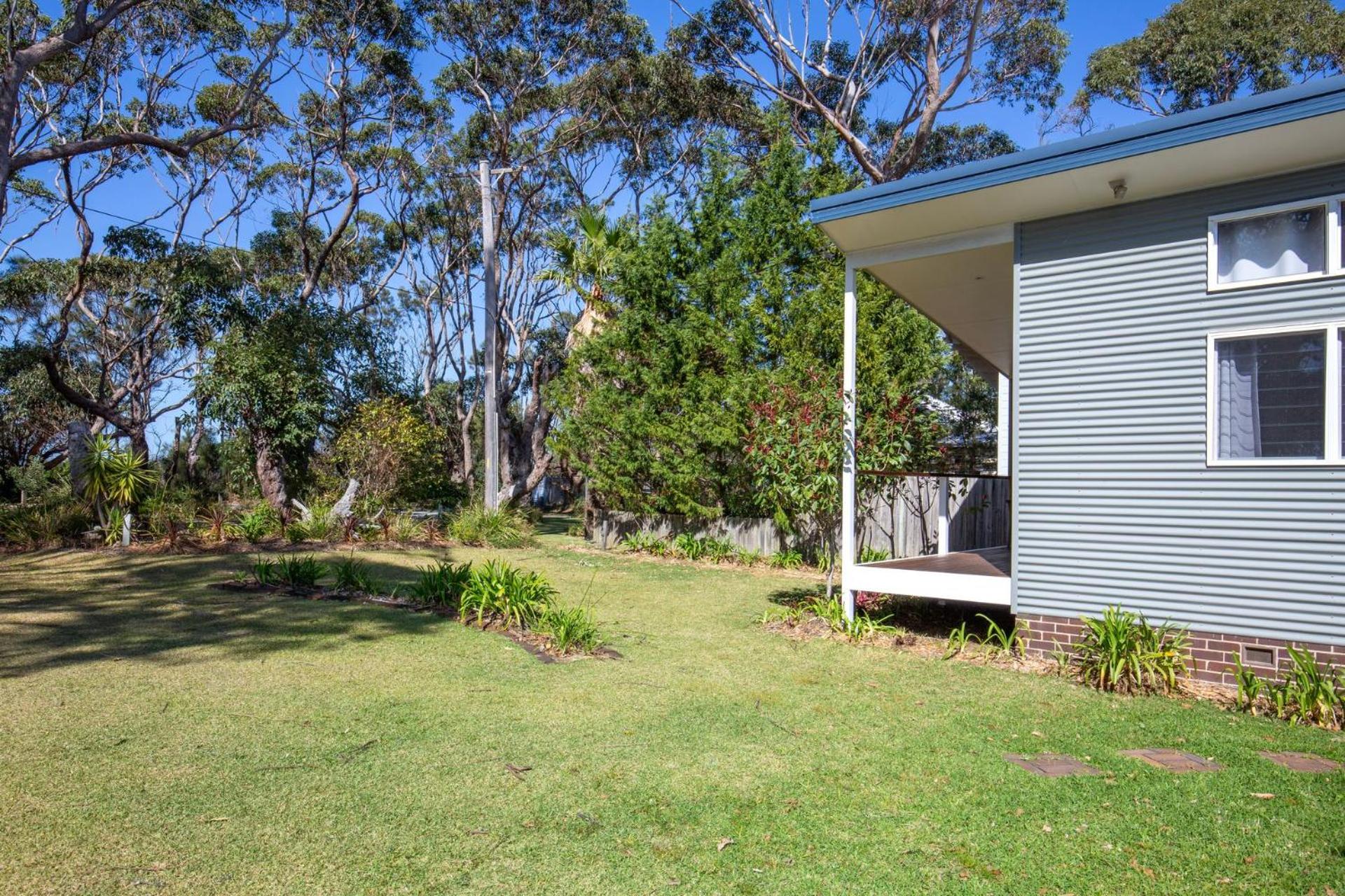 The Cabin - Waterfront with Fireplace - 5 mins to the Bay