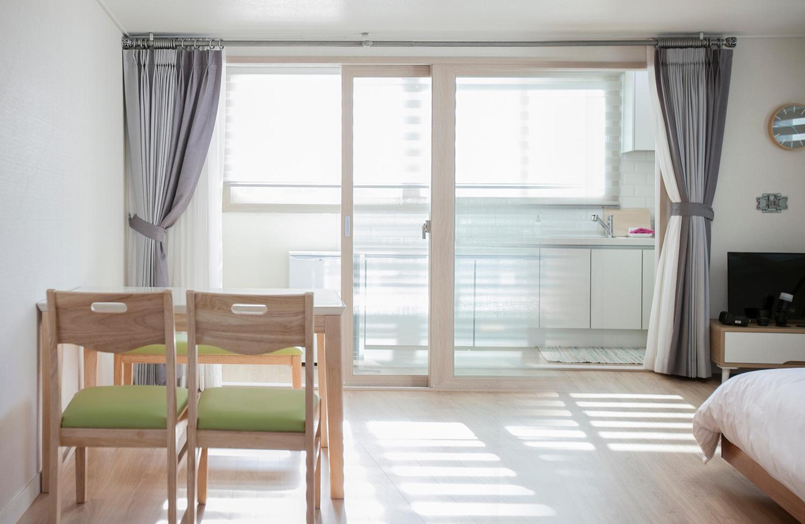 Jeju Aria Pension