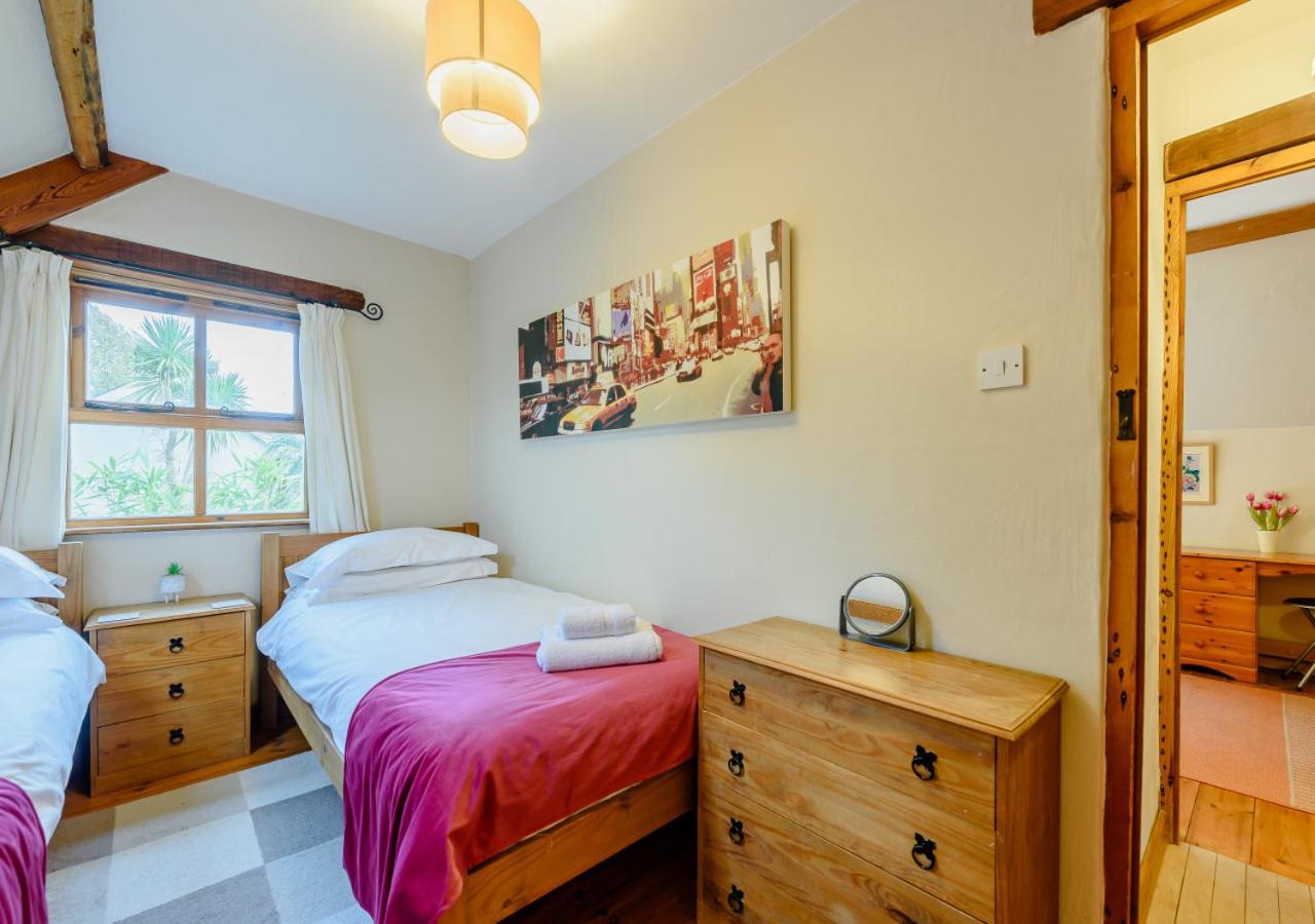 3 Bed in Manorbier oc-pw270a