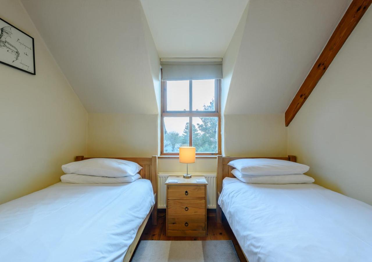 3 Bed in Manorbier oc-pw270a