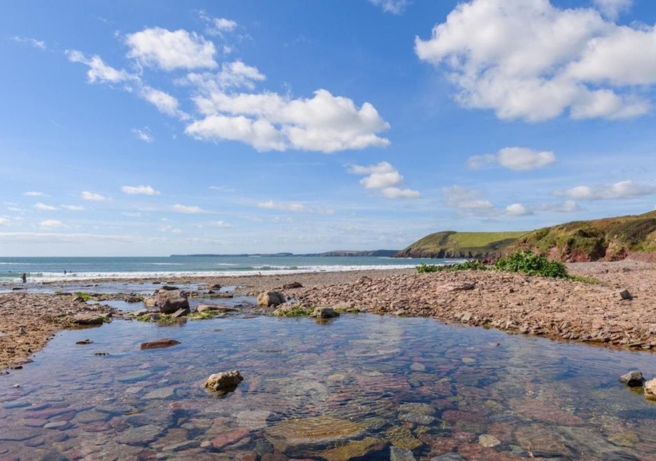 3 Bed in Manorbier oc-pw270a