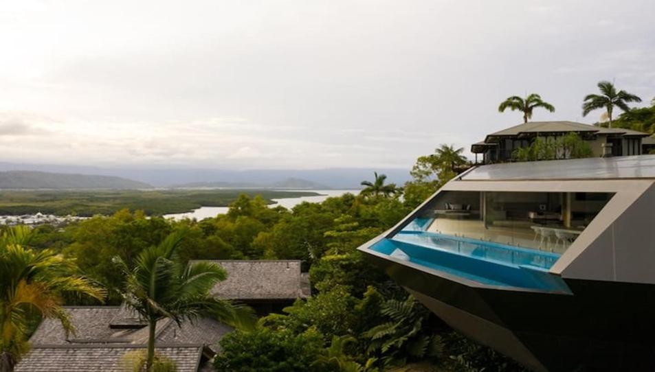 'The Edge' Unique Luxury Experience
