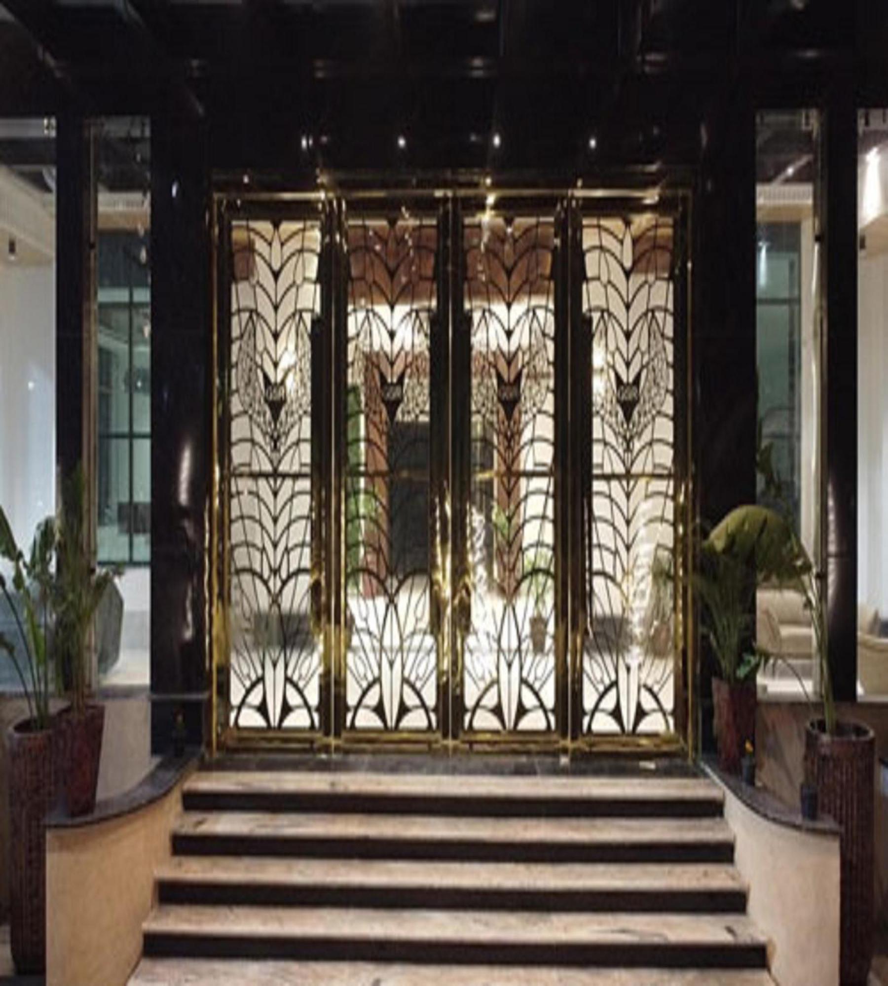 Lobby & Reception