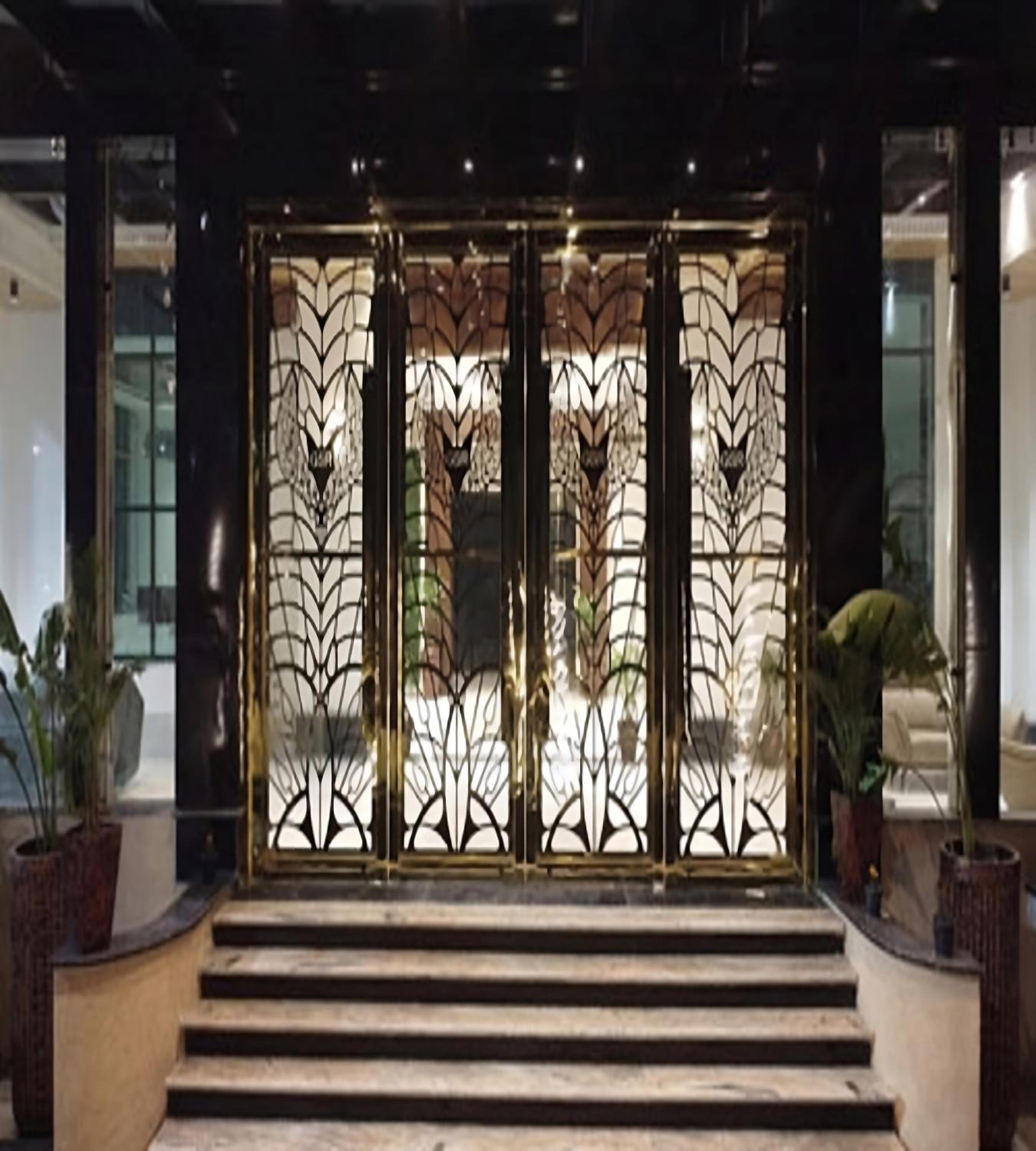 Lobby & Reception