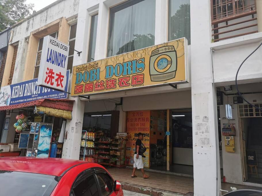 Permas 14min to MidValley 10pax WiFi TV Box 4BRoom