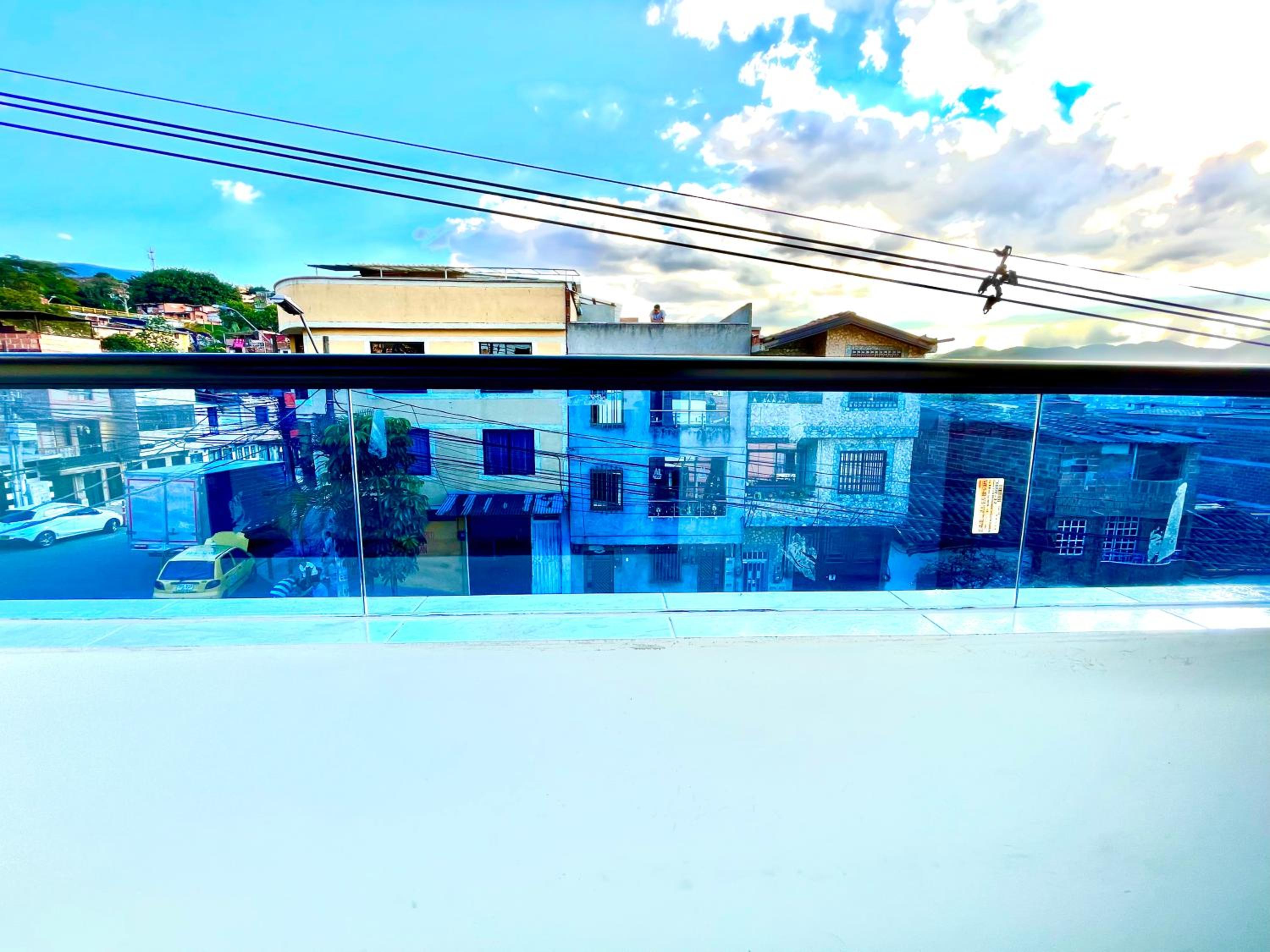 Edificio Victory Medellin - Apartamentos Acogedores y Equipados 100MB Wi-Fi, Central & Terraza Compartida
