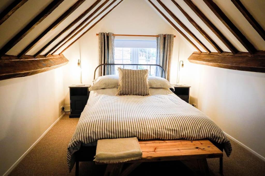 Spacious 4 Bed House Sleeps 8 in Quorn Near Loughborough