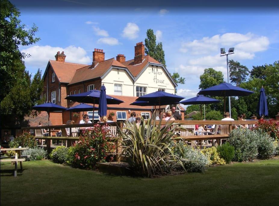 Spacious 4 Bed House Sleeps 8 in Quorn Near Loughborough
