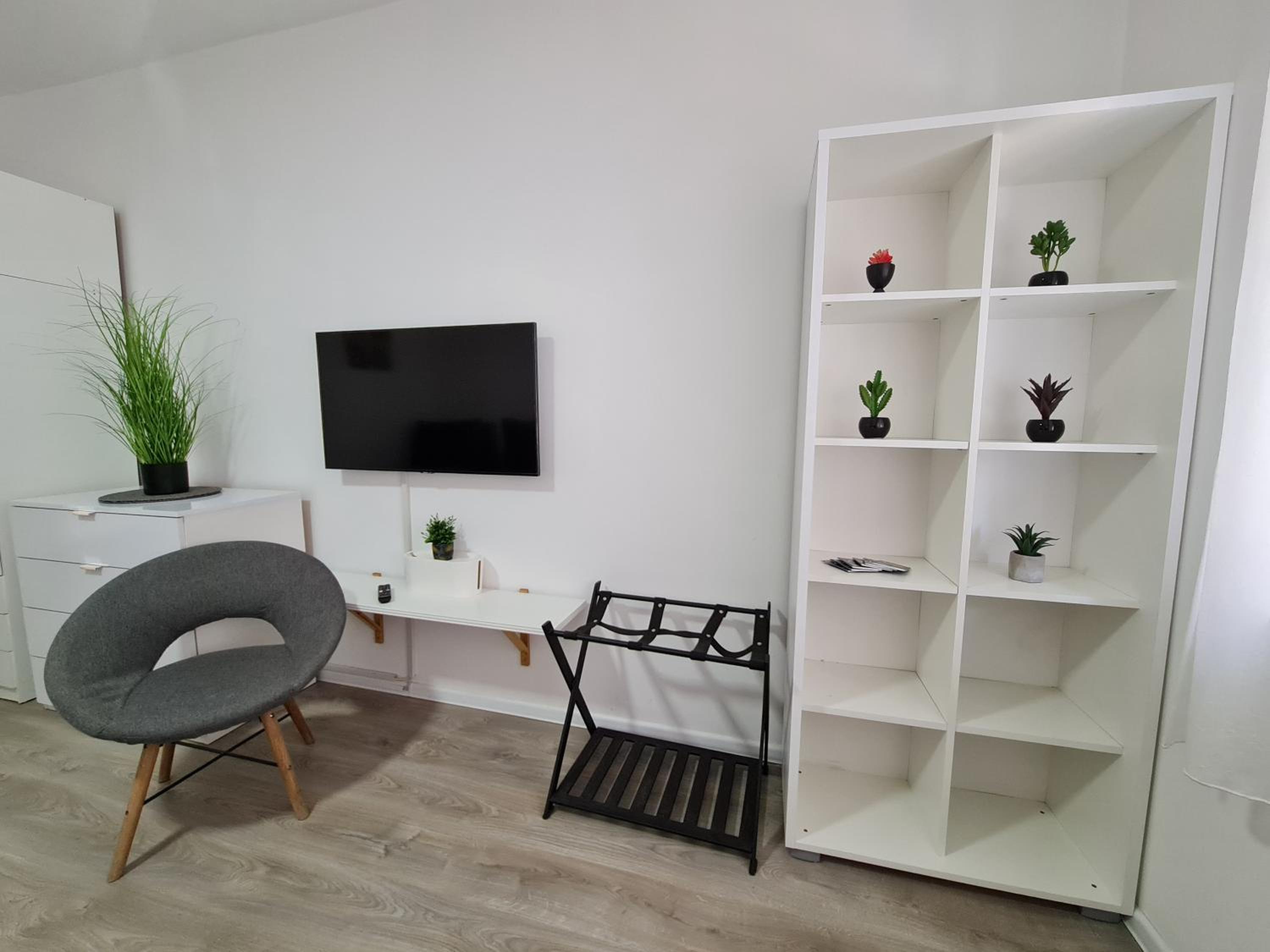Marshall Central Apartment view 2