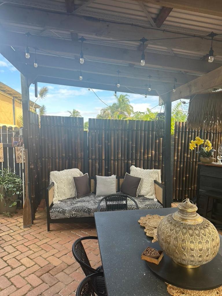 Luxury 4 Bedroom Home with Pool & Games Room Bar