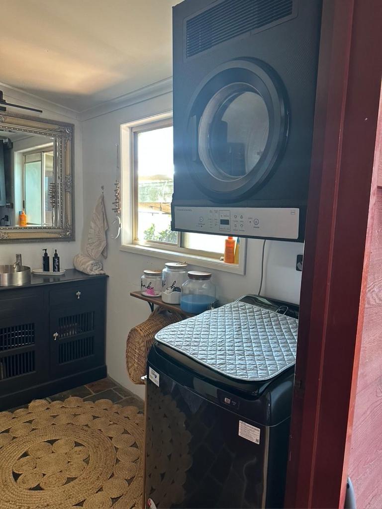 Luxury 4 Bedroom Home with Pool & Games Room Bar