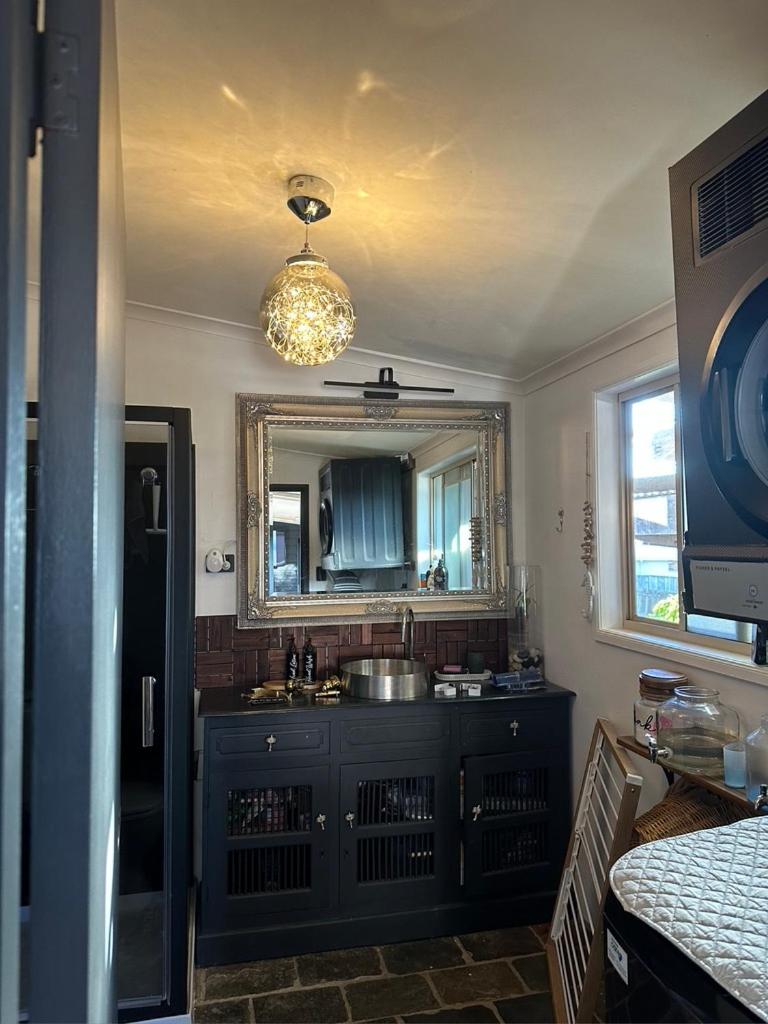 Luxury 4 Bedroom Home with Pool & Games Room Bar
