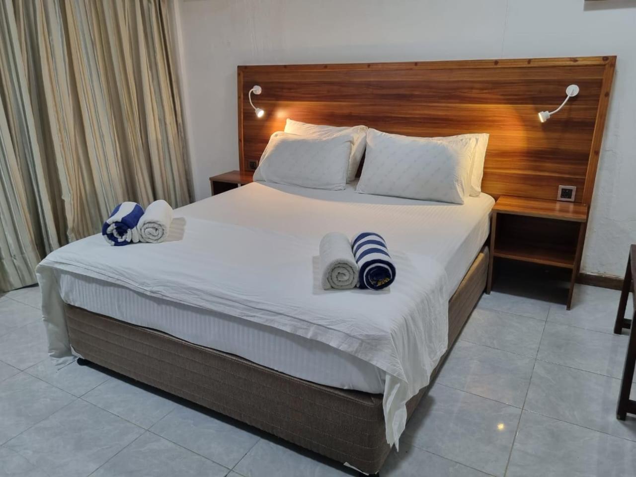 Batuta Maldives Surf View