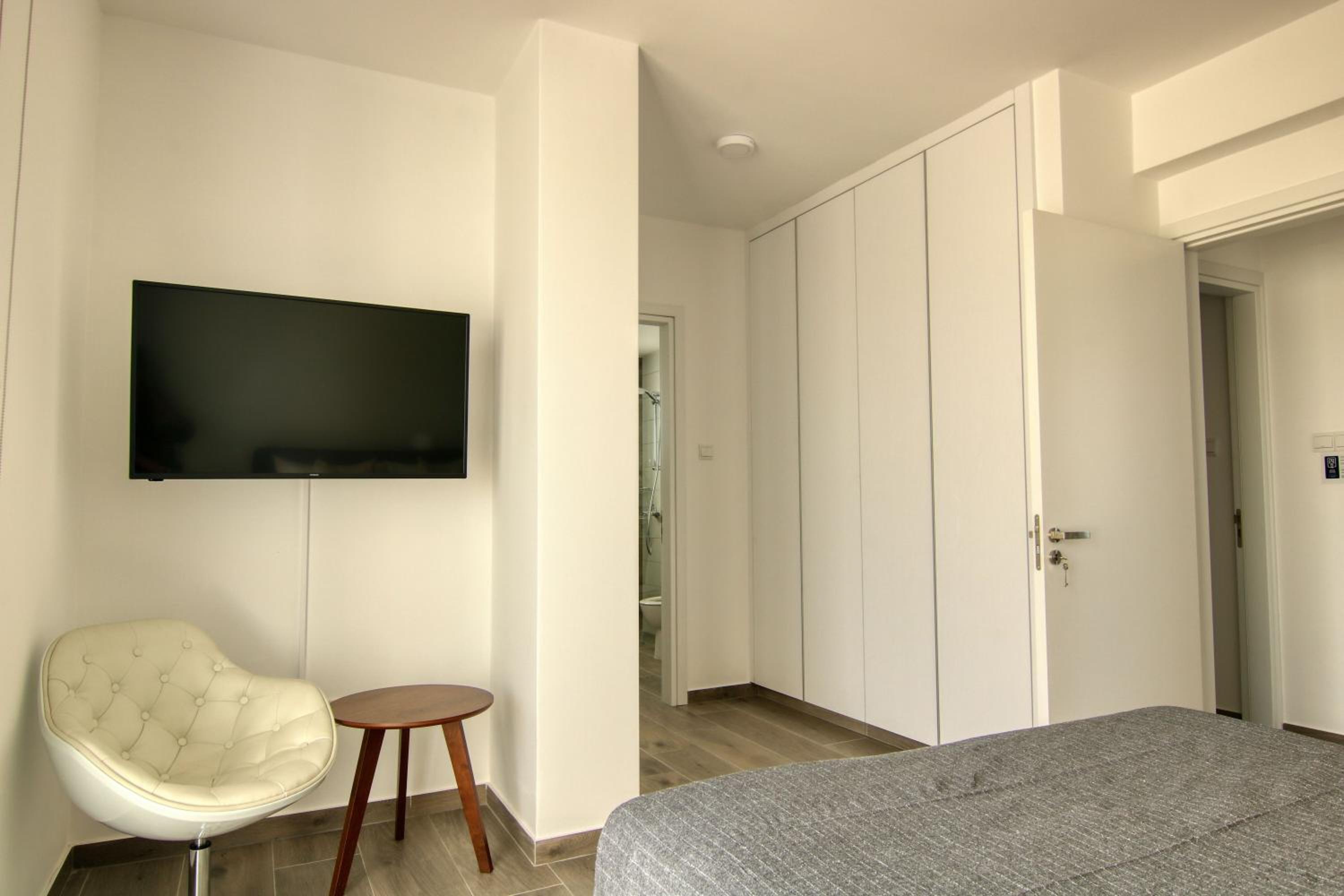 Phaedrus Living Coral Suites Aquatic