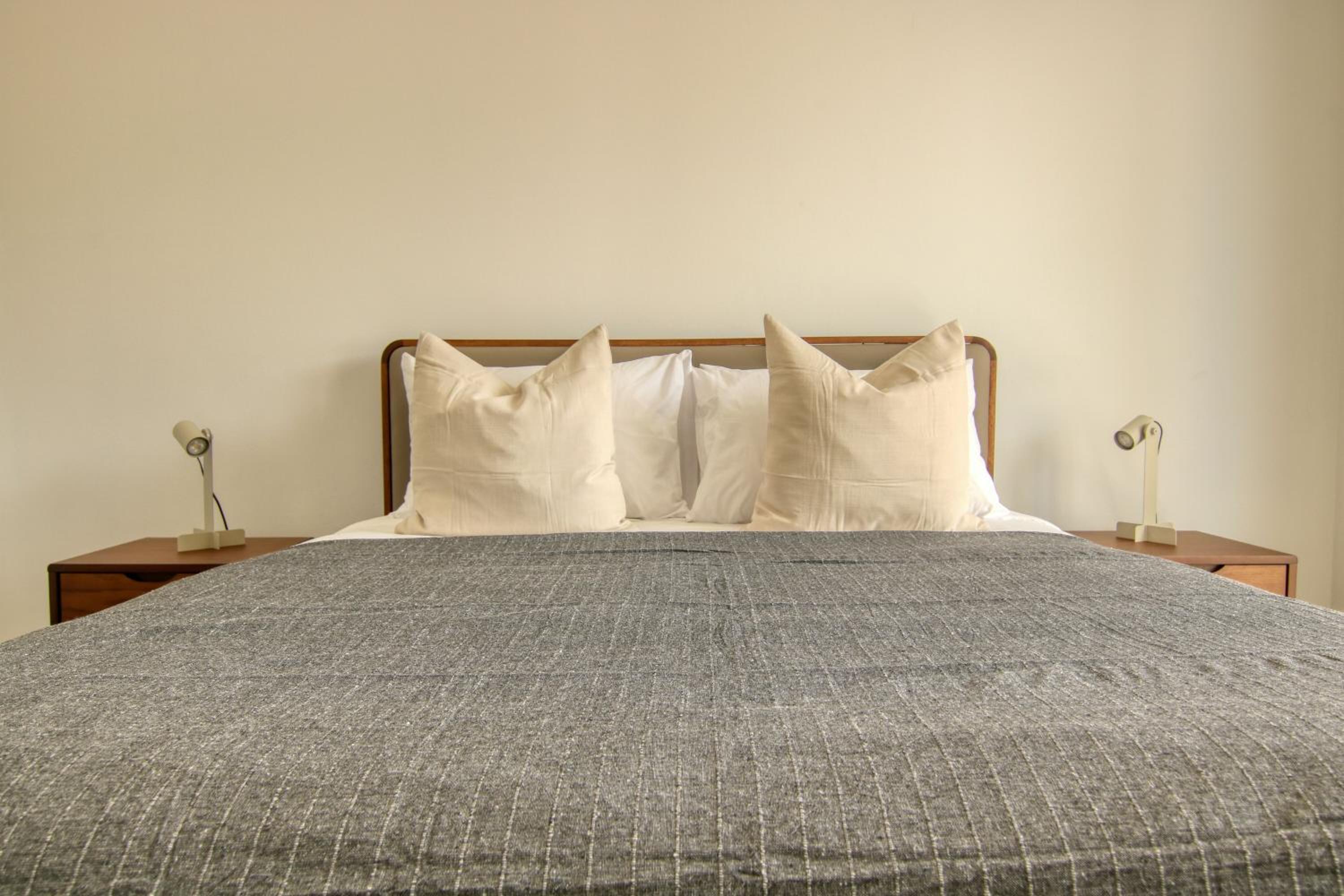 Phaedrus Living Coral Suites Aquatic