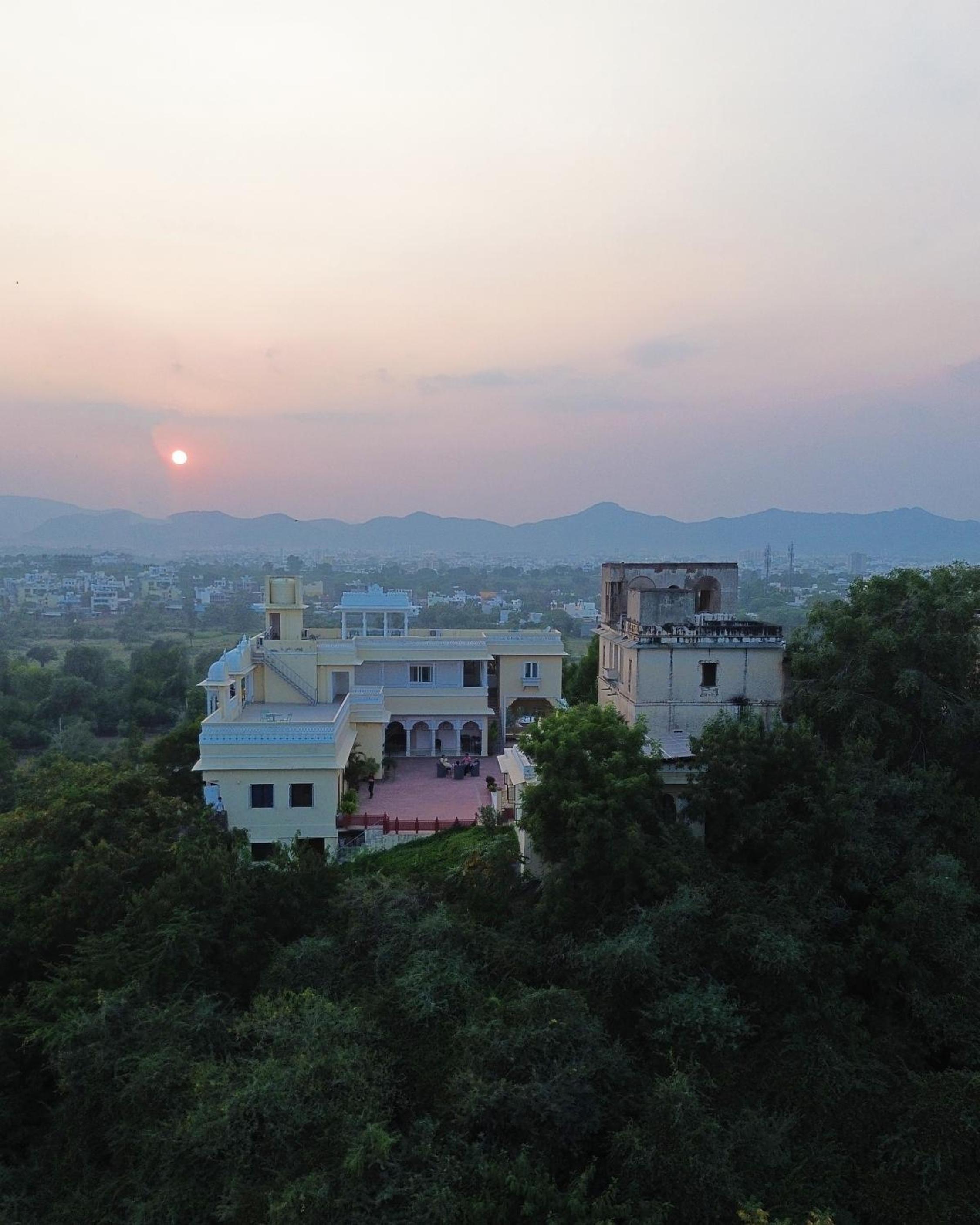 Udaipur Vacations - Titardi Garh- 18th Century Castle Homestay - Property Image 37