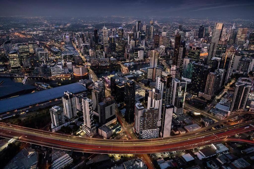 Stylish 2 bed Stature Southbank