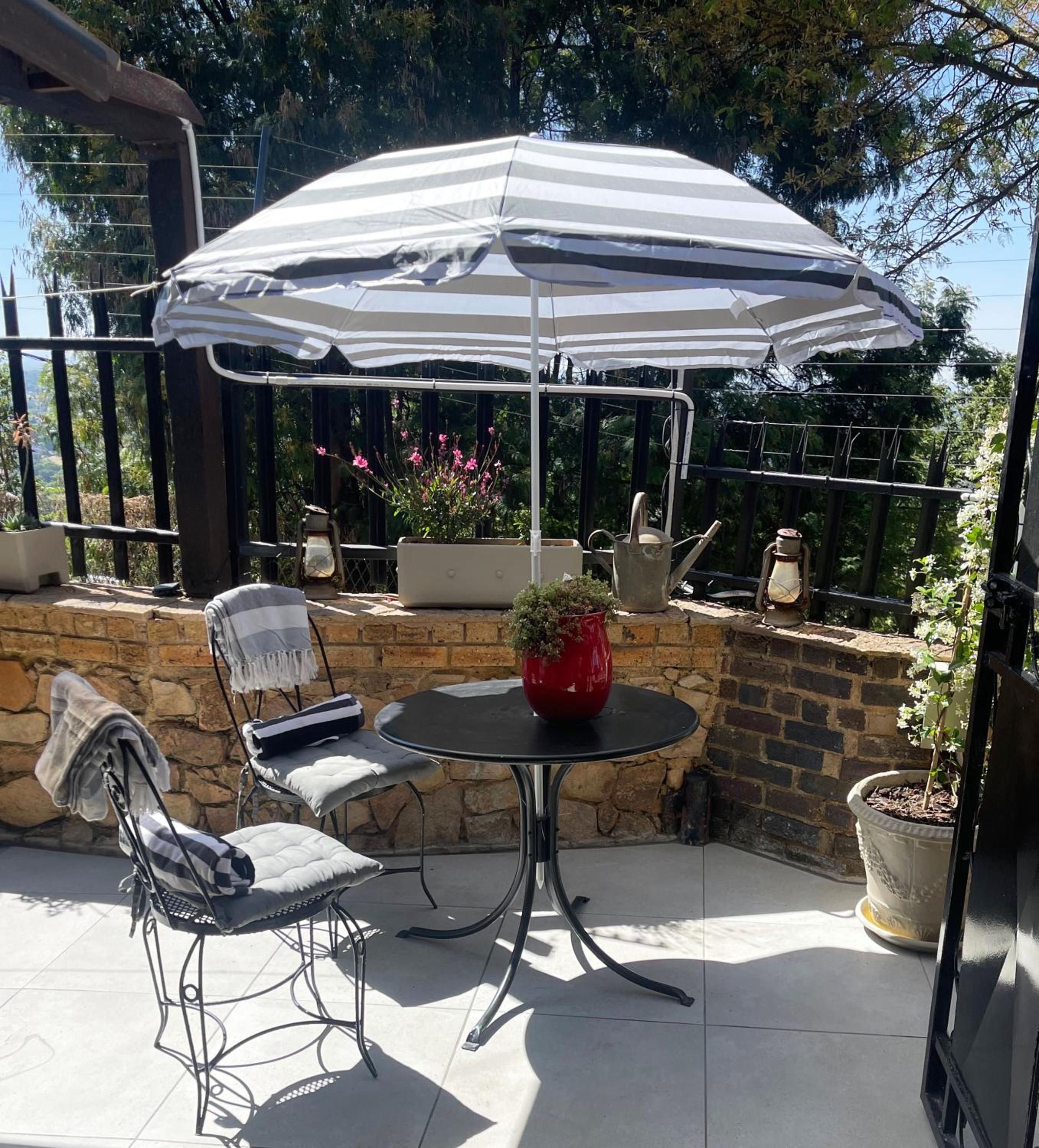 Luxury Boutique Nature Stay! Northcliff - Sunset Views, Solar, Work, Pool