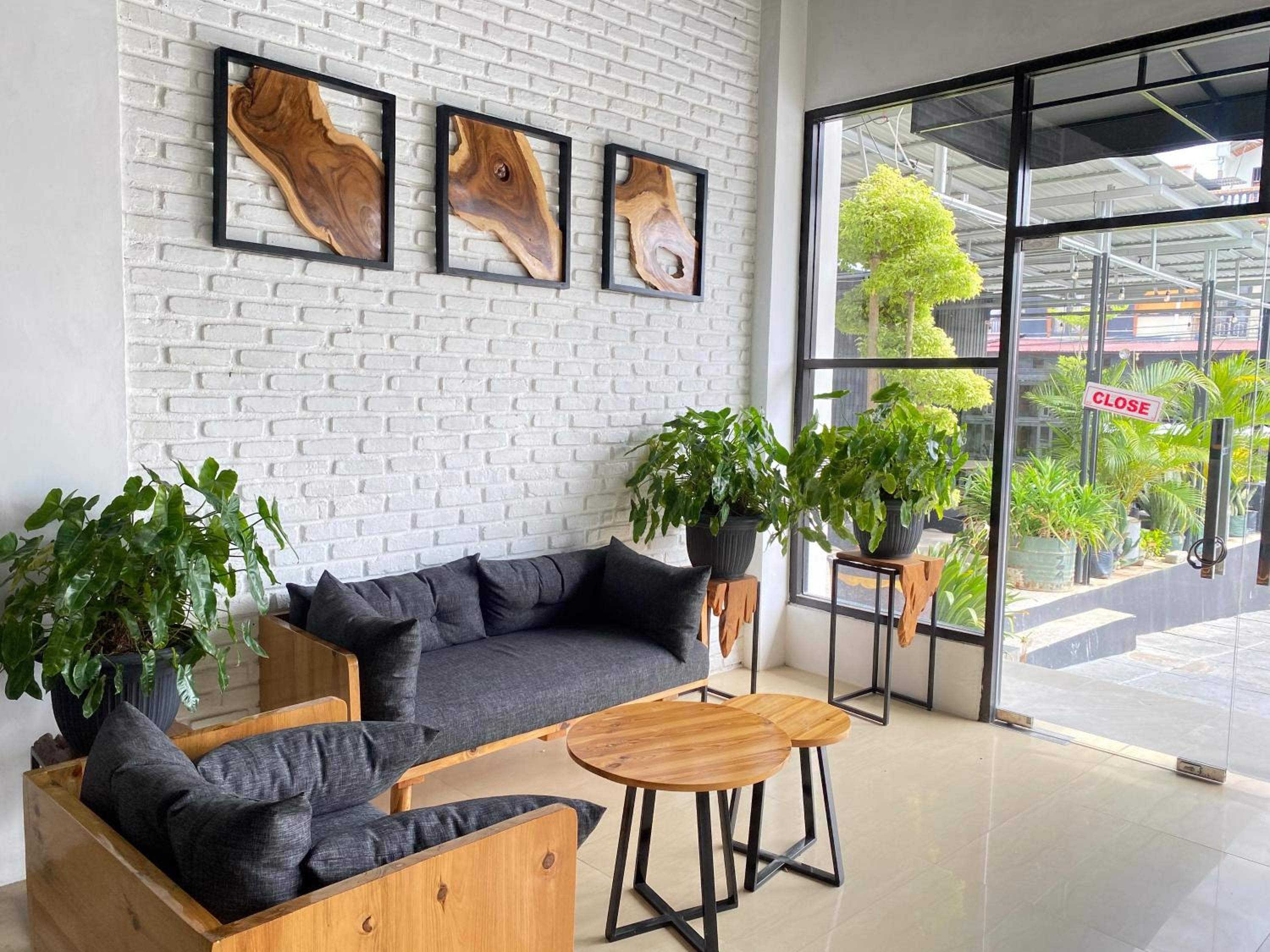Urbanview Hotel Medio Inn Palu by RedDoorz view 3