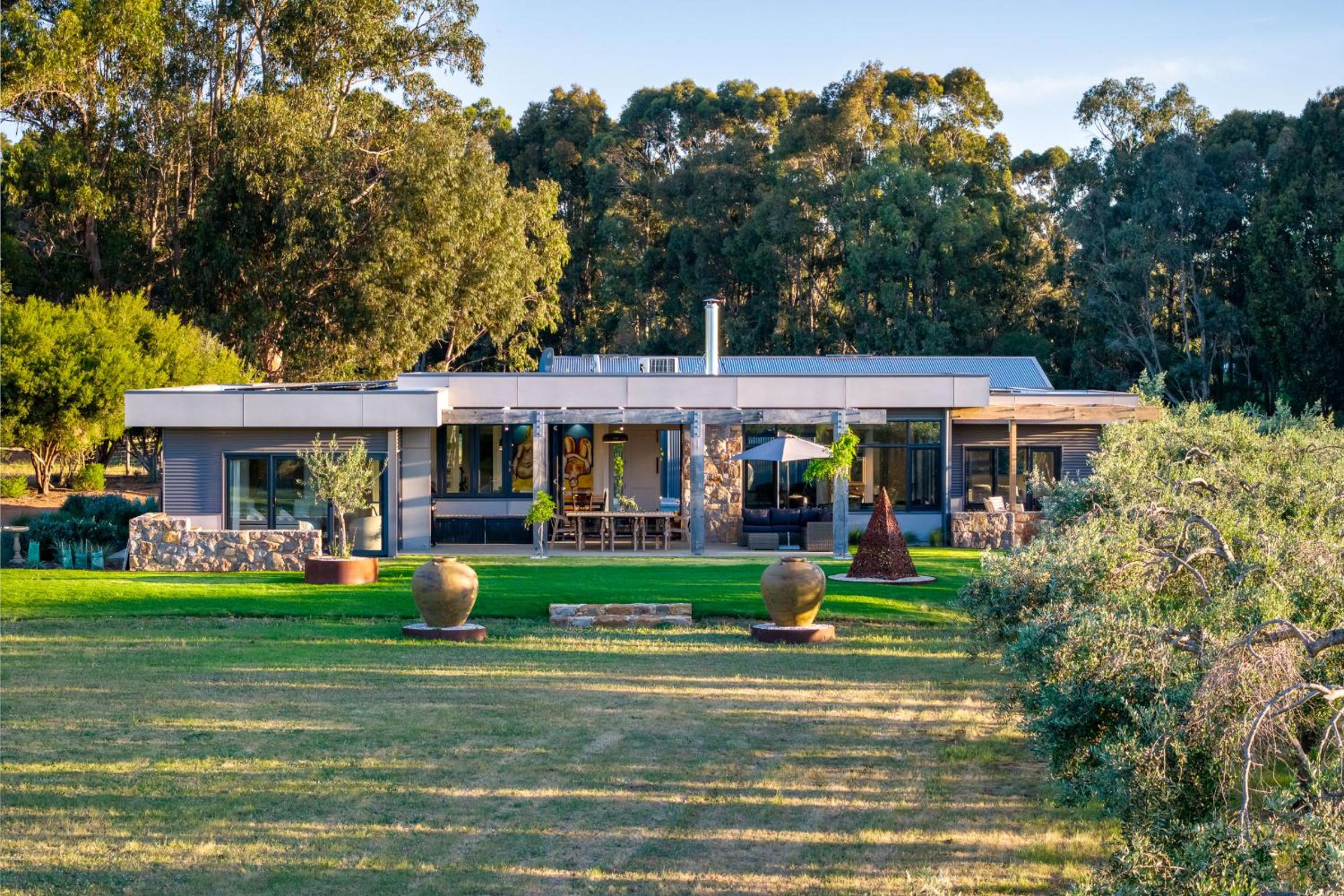 Hotel Ginahgulla Olive Estate I Private Properties - Image 1