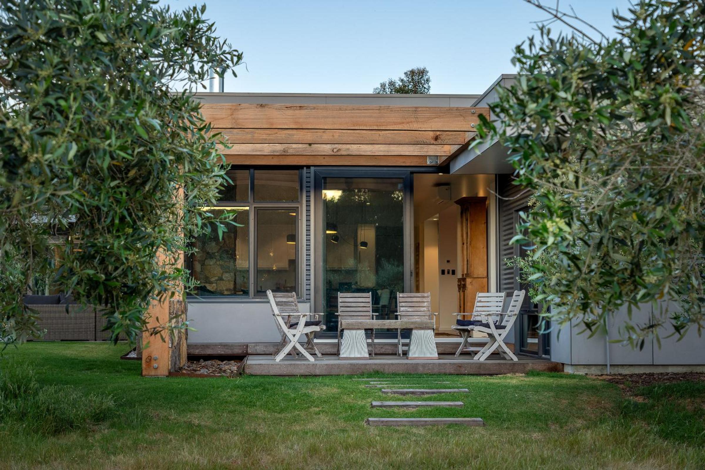 Ginahgulla Olive Estate I Private Properties