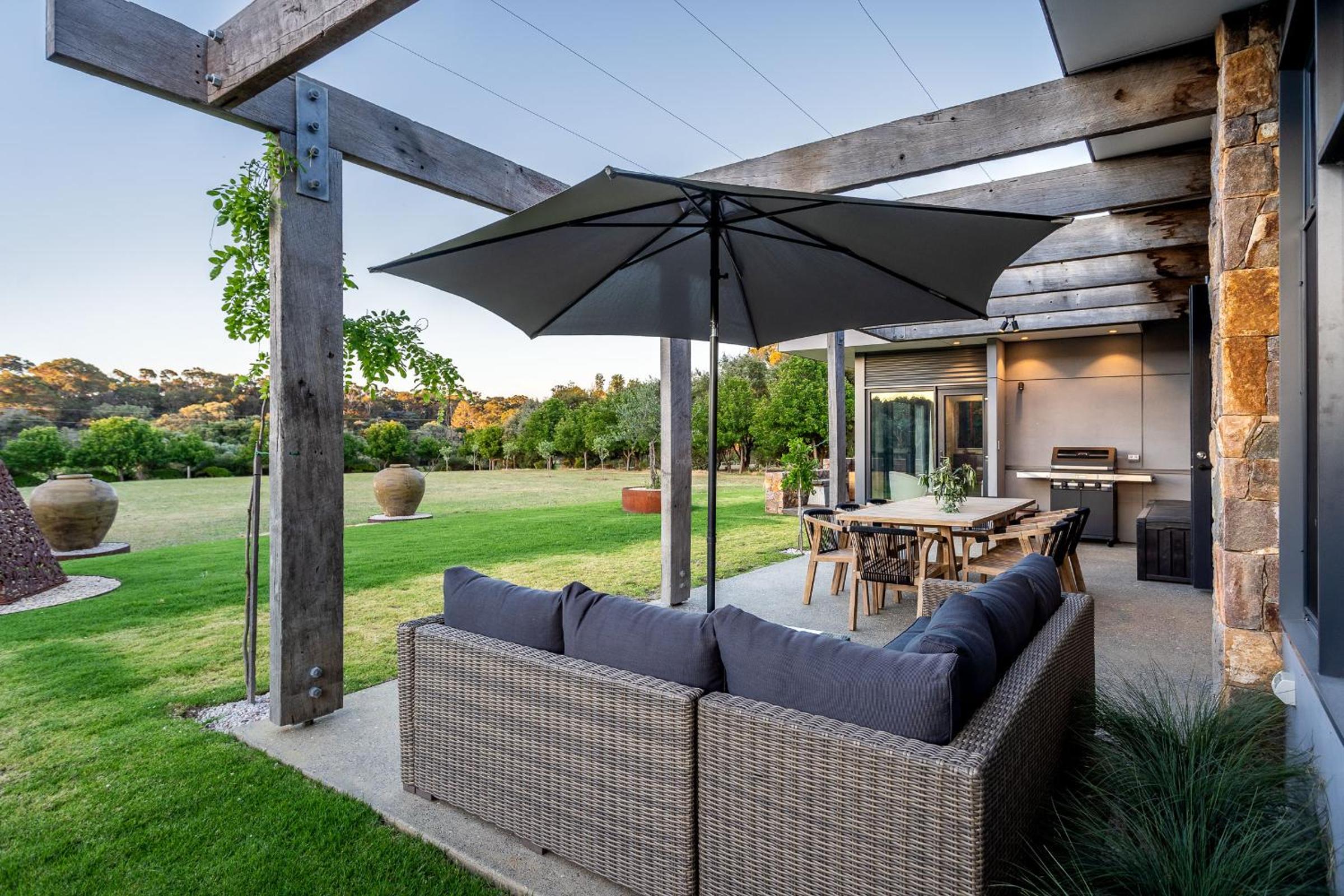 Ginahgulla Olive Estate I Private Properties