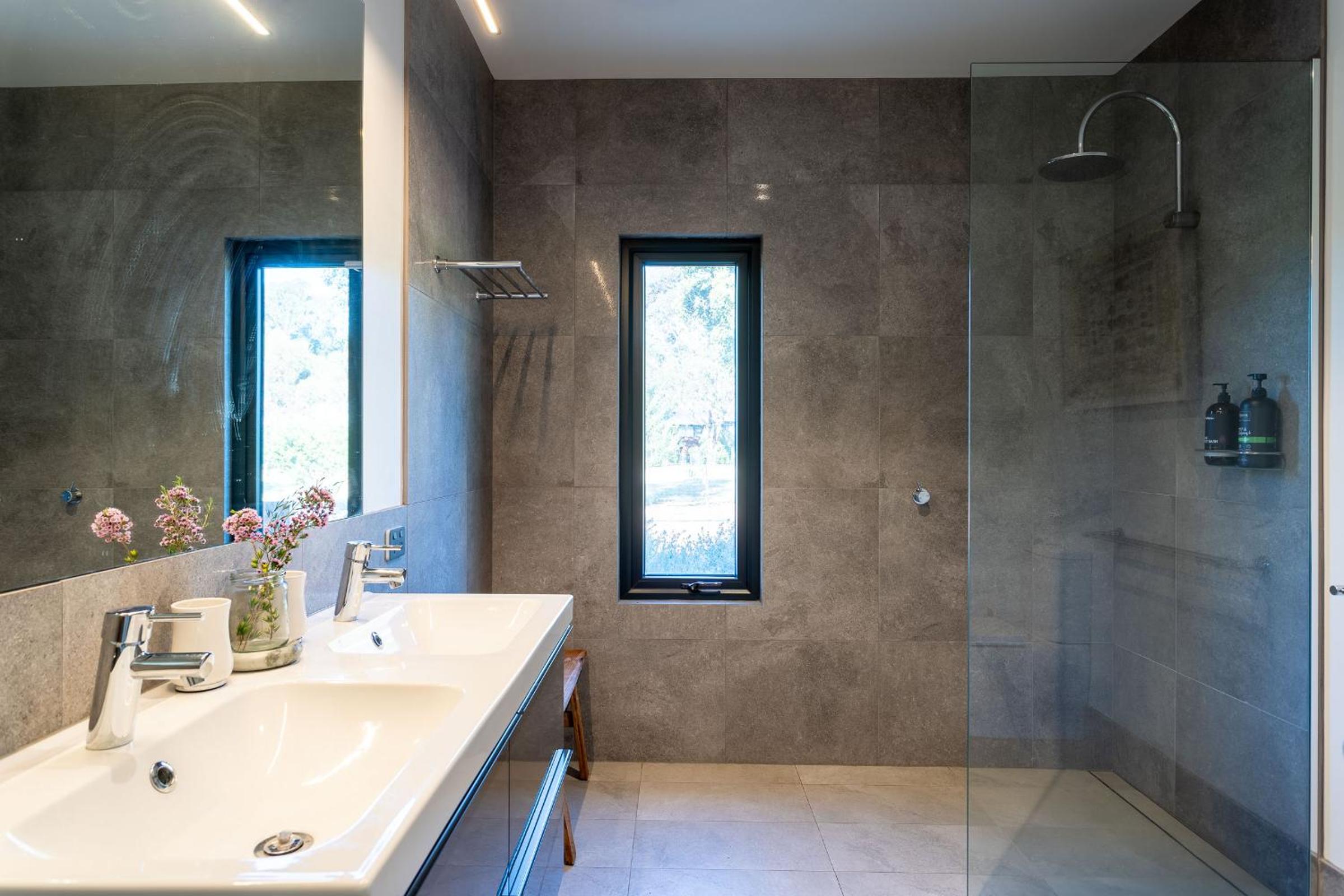 Ginahgulla Olive Estate I Private Properties