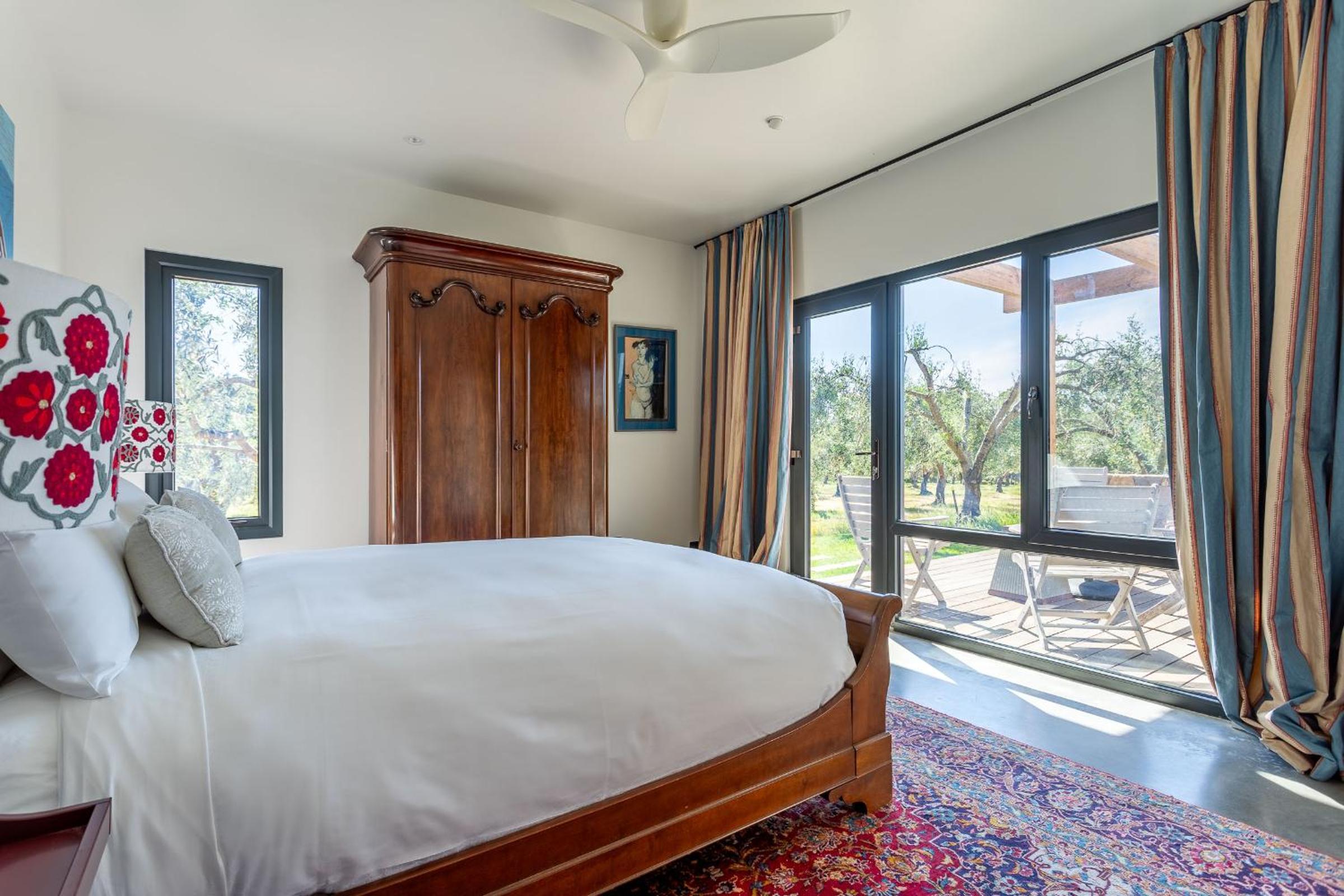 Ginahgulla Olive Estate I Private Properties