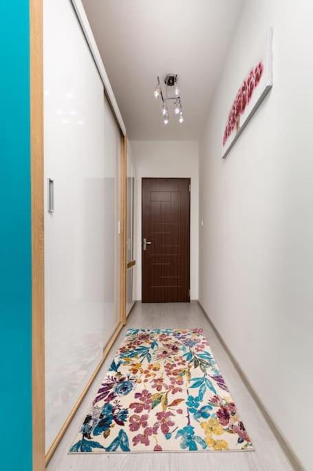 Comfy Apartment with Private Parking