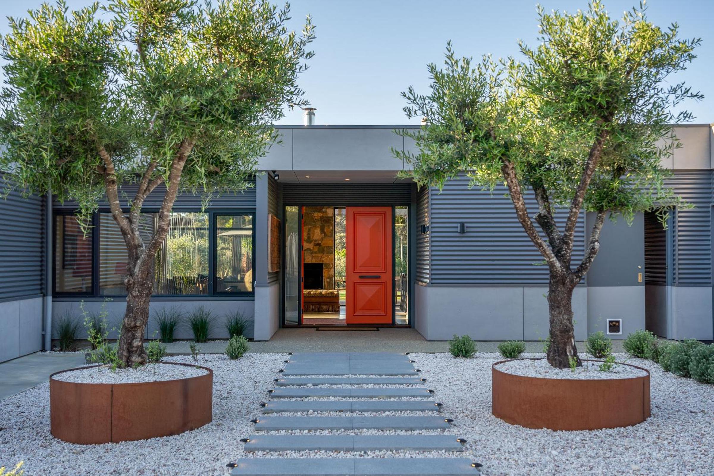 Ginahgulla Olive Estate I Private Properties