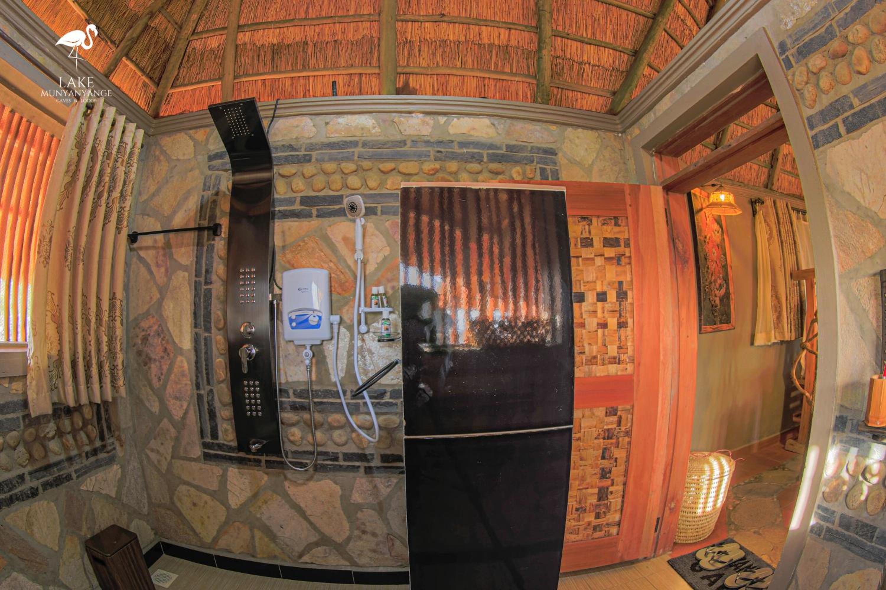 Lake Munyanyange Caves Lodge view 3