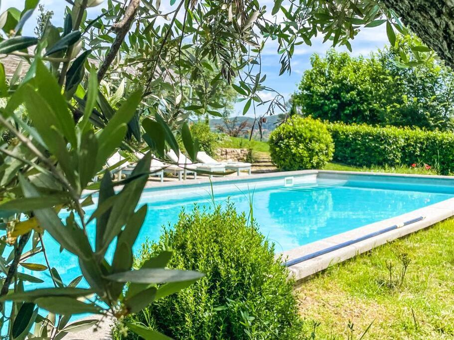 Prestigious property, pool, a.c. view 2