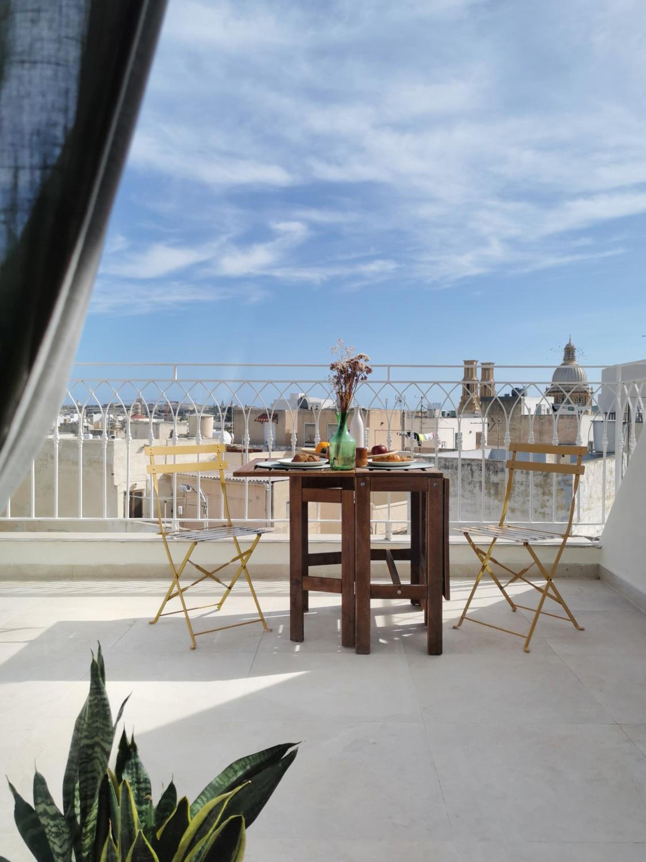 Charming Duplex Penthouse Near Valletta. view 2
