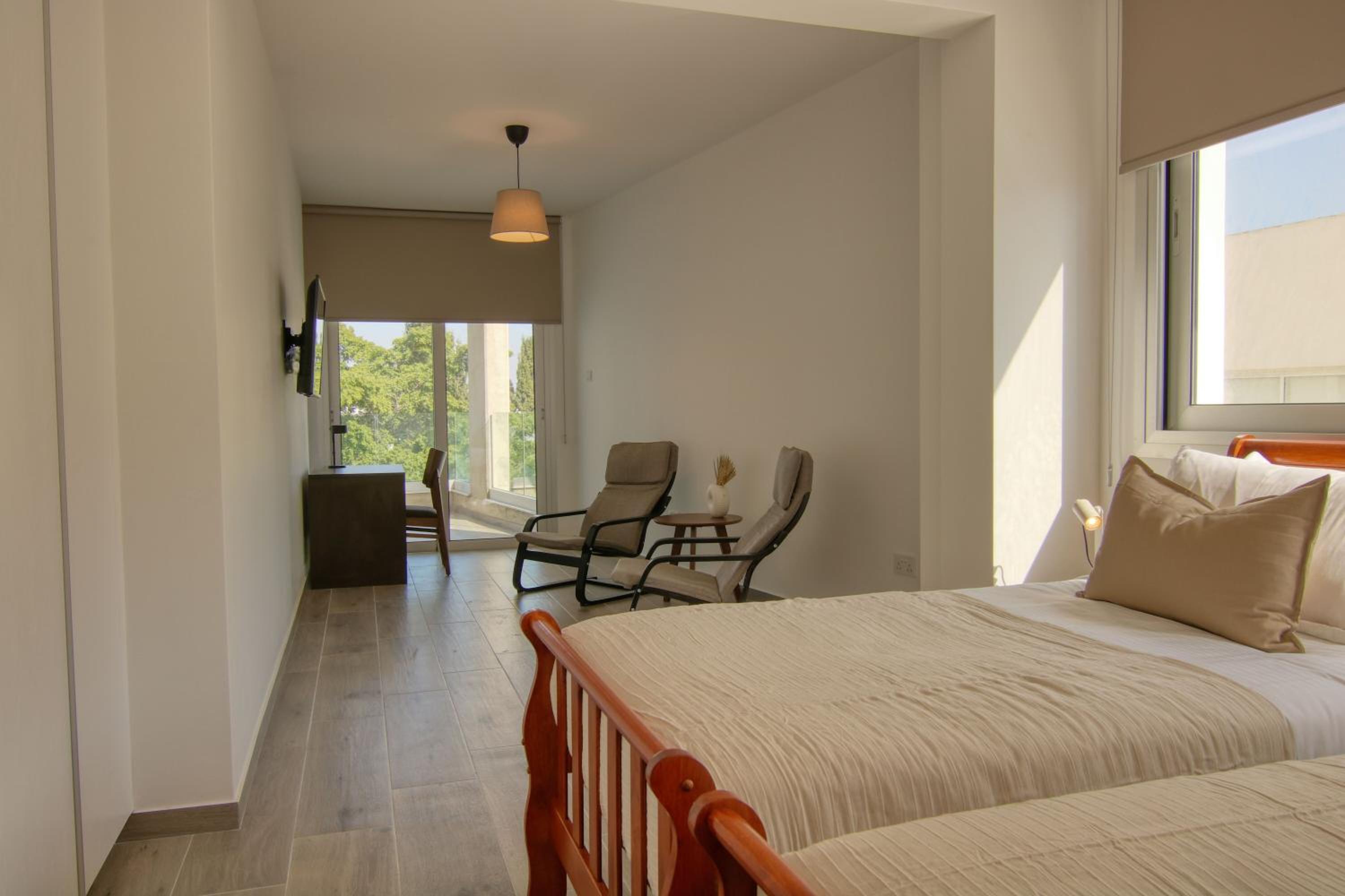 Phaedrus Living Coral Suites Seabreeze