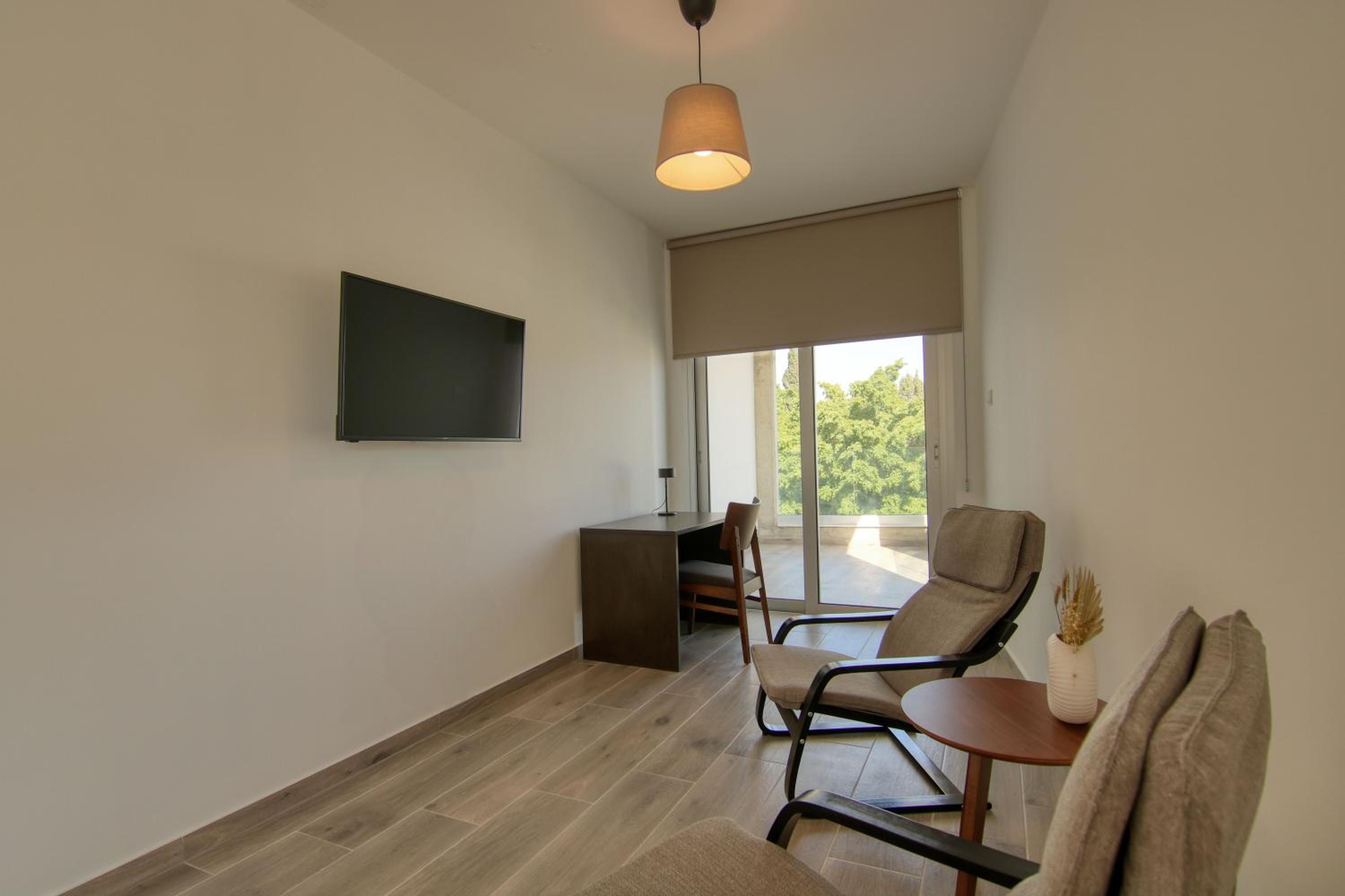 Phaedrus Living Coral Suites Seabreeze