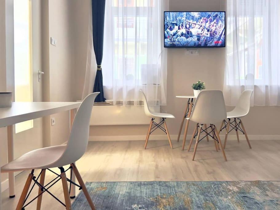 Cute Little Apartment in Downtown Budapest view 4