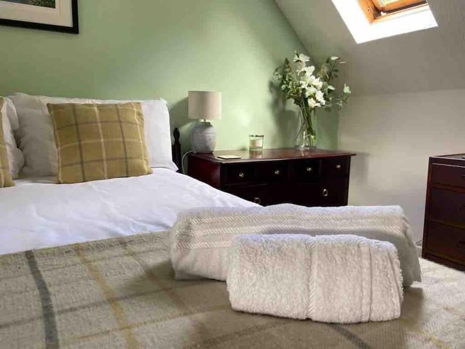 Scenic Couples Getaway in the Brecon Beacons view 3